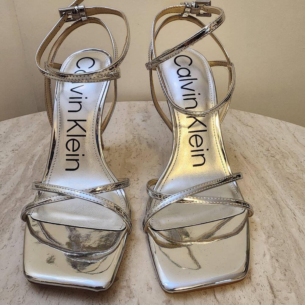 Calvin Klein Womens Tegin Str Silver 7.5M - A006